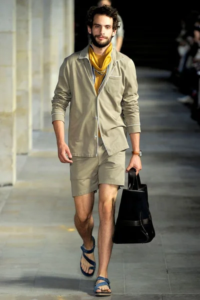 Look 21